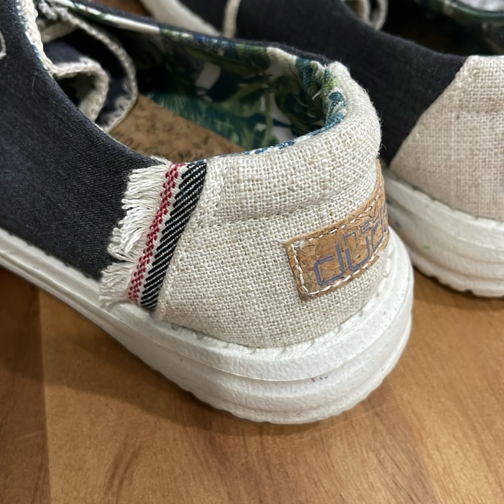New Wendy Hey Dude Slip On Shoes Size 6 - Picture 4 of 4